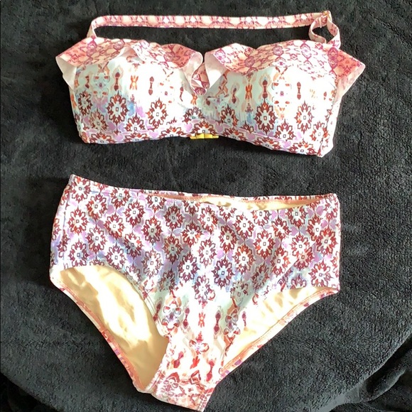 New Two- Piece Swimsuit - Picture 1 of 2